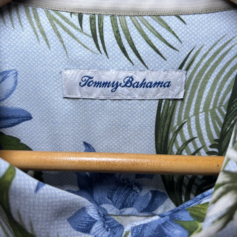 Tommy Bahama Men's XL 100% Silk Short Sleeve Hawaiian Floral Button-Up Shirt - Picture 8 of 16